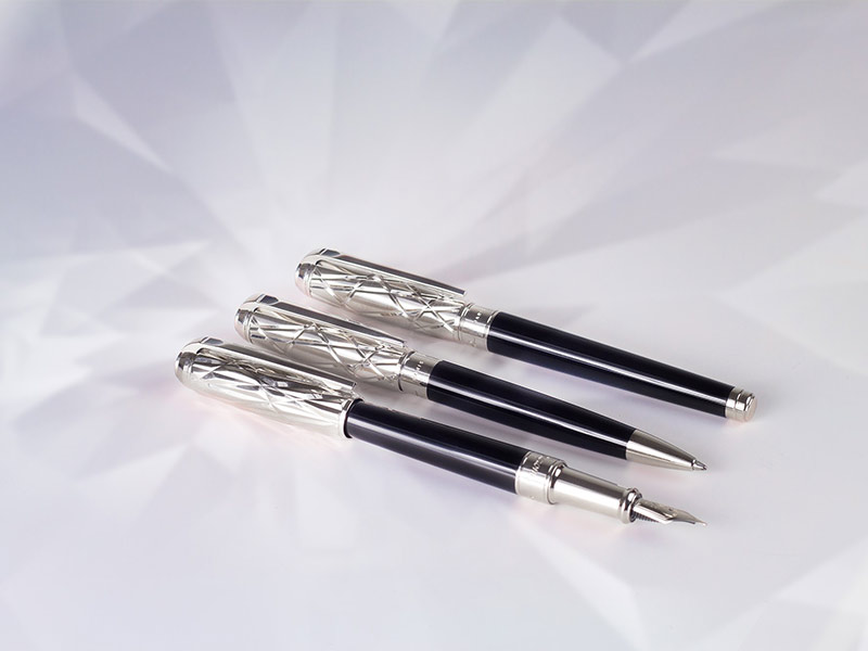 "المستقبل" بين يديك مع مجموعة Crazy Diamonds الجديدة من S.T.Dupont